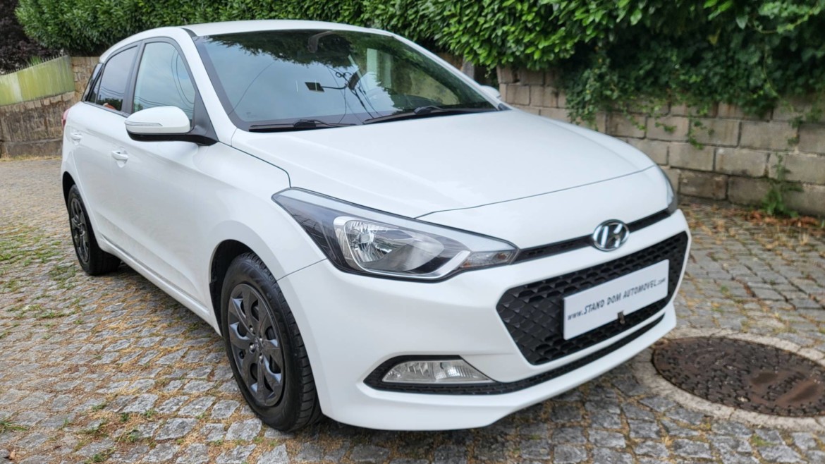 HYUNDAI I20 COM IVA DEDUTIVEL